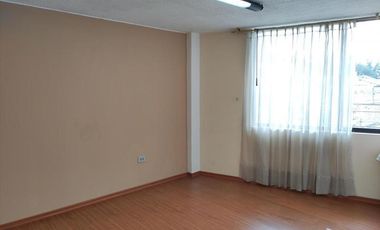 Casa Rentera de Oportunidad, 5 departamentos y 2 locales comerciales, El Ejido, Quito