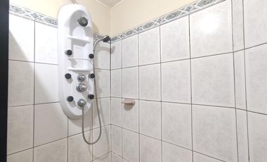 Casa Rentera de Oportunidad, 5 departamentos y 2 locales comerciales, El Ejido, Quito