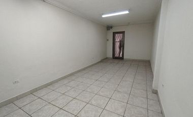 Casa Rentera de Oportunidad, 5 departamentos y 2 locales comerciales, El Ejido, Quito