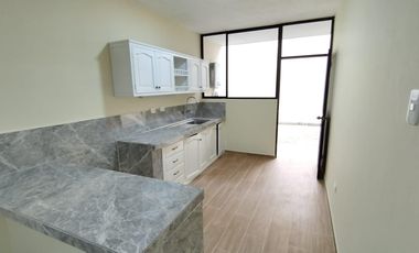 Casa Rentera de Oportunidad, 5 departamentos y 2 locales comerciales, El Ejido, Quito