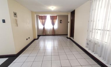 Casa Rentera de Oportunidad, 5 departamentos y 2 locales comerciales, El Ejido, Quito