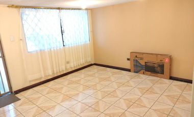 Casa Rentera de Oportunidad, 5 departamentos y 2 locales comerciales, El Ejido, Quito