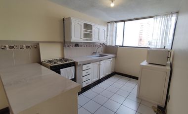 Casa Rentera de Oportunidad, 5 departamentos y 2 locales comerciales, El Ejido, Quito