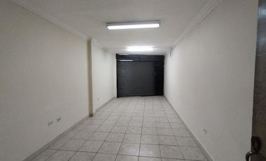 Casa Rentera de Oportunidad, 5 departamentos y 2 locales comerciales, El Ejido, Quito