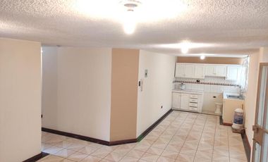 Casa Rentera de Oportunidad, 5 departamentos y 2 locales comerciales, El Ejido, Quito
