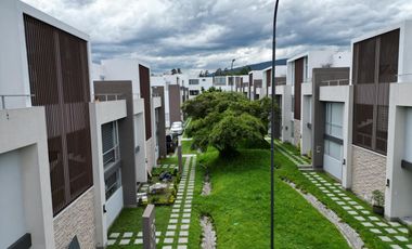 Casas VIP en venta, de 2 y 3 habitaciones dentro de Urbanización