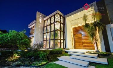 Casa en Venta en Reserva Real Con Alberca Por Zona Andares Terminados de Lujo
