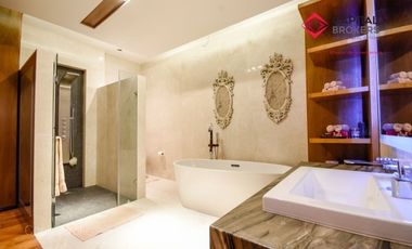 Casa en Venta en Reserva Real Con Alberca Por Zona Andares Terminados de Lujo