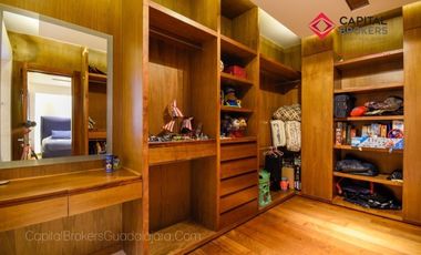 Casa en Venta en Reserva Real Con Alberca Por Zona Andares Terminados de Lujo