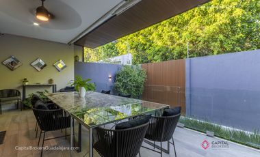 Casa en venta de lujo Fraccionamiento  Colinas Virreyes frente Puerta  las Lomas