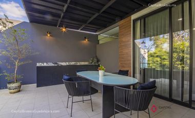 Casa en venta de lujo Fraccionamiento  Colinas Virreyes frente Puerta  las Lomas