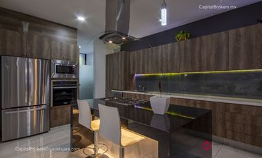 Casa en venta de lujo Fraccionamiento  Colinas Virreyes frente Puerta  las Lomas