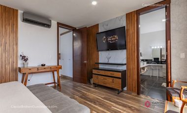 Casa en venta de lujo Fraccionamiento  Colinas Virreyes frente Puerta  las Lomas