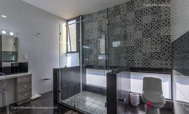 Casa en venta de lujo Fraccionamiento  Colinas Virreyes frente Puerta  las Lomas