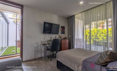 Casa en venta de lujo Fraccionamiento  Colinas Virreyes frente Puerta  las Lomas