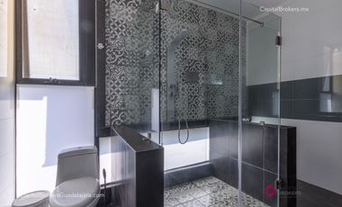 Casa en venta de lujo Fraccionamiento  Colinas Virreyes frente Puerta  las Lomas