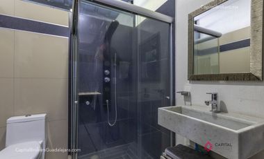 Casa en venta de lujo Fraccionamiento  Colinas Virreyes frente Puerta  las Lomas
