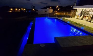 HERMOSA CASA CON PISCINA EN RENTA, SECTOR PLAYAS VILLAMIL
