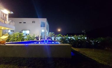 HERMOSA CASA CON PISCINA EN RENTA, SECTOR PLAYAS VILLAMIL