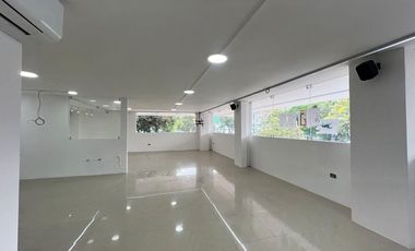 SE ALQUILA LOCAL COMERCIAL CON MEZZANINE CENTRO NORTE (AV)