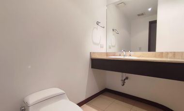 Departamento en renta 4 dorm, con balcón | La Coruña, Quito