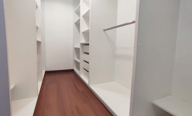 Departamento en renta 4 dorm, con balcón | La Coruña, Quito