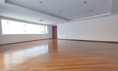 Departamento en renta 4 dorm, con balcón | La Coruña, Quito