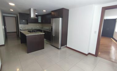 Departamento en renta 4 dorm, con balcón | La Coruña, Quito