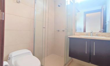 Departamento en renta 4 dorm, con balcón | La Coruña, Quito