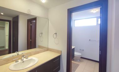 Departamento en renta 4 dorm, con balcón | La Coruña, Quito