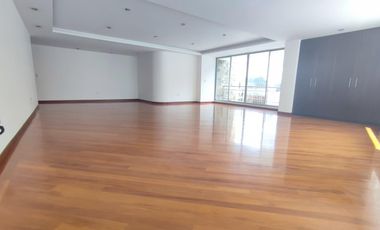 Departamento en renta 4 dorm, con balcón | La Coruña, Quito