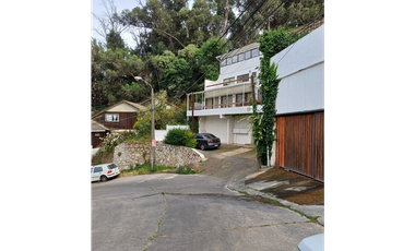 SE VENDE LINDO Y AMPLIO DUPLEX EN MIRAFLORES BAJO, VIÑA DEL MAR