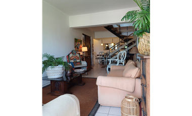 SE VENDE LINDO Y AMPLIO DUPLEX EN MIRAFLORES BAJO, VIÑA DEL MAR