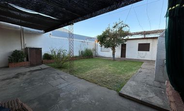 Casa en  Casiano Calderon