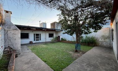 Casa en  Casiano Calderon