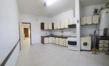 Casa en  Casiano Calderon