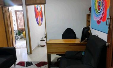 VENTA DE OFICINA EN EL CENTRO DE MEDELLN.