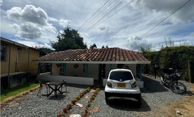 Casa en Arriendo para Comercio Vía Santa Elena