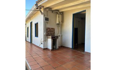 Casa en Arriendo para Comercio Vía Santa Elena