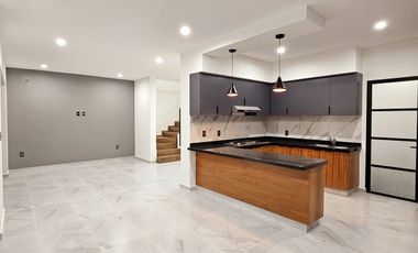 RESIDENCIA DE 4 RECÁMARAS AL NORTE DE VILLA DE ÁLVAREZ