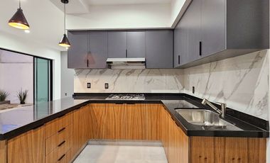 RESIDENCIA DE 4 RECÁMARAS AL NORTE DE VILLA DE ÁLVAREZ