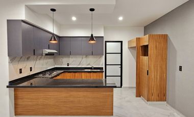 RESIDENCIA DE 4 RECÁMARAS AL NORTE DE VILLA DE ÁLVAREZ