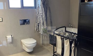 Golf  and USA Social Style Living?  Los Encinos Inigualable Casa Venta