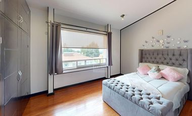 Golf  and USA Social Style Living?  Los Encinos Inigualable Casa Venta