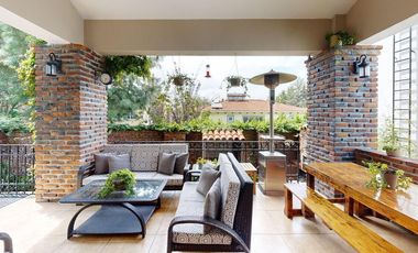 Golf  and USA Social Style Living?  Los Encinos Inigualable Casa Venta