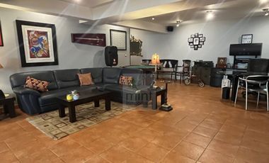Golf  and USA Social Style Living?  Los Encinos Inigualable Casa Venta