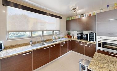 Golf  and USA Social Style Living?  Los Encinos Inigualable Casa Venta