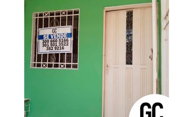 Se vende y se arrienda Casa con 2 aptos - villas de soledad  - soledad