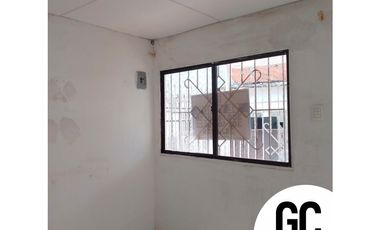 Se vende y se arrienda Casa con 2 aptos - villas de soledad  - soledad