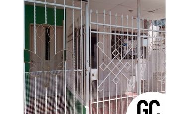 Se vende y se arrienda Casa con 2 aptos - villas de soledad  - soledad